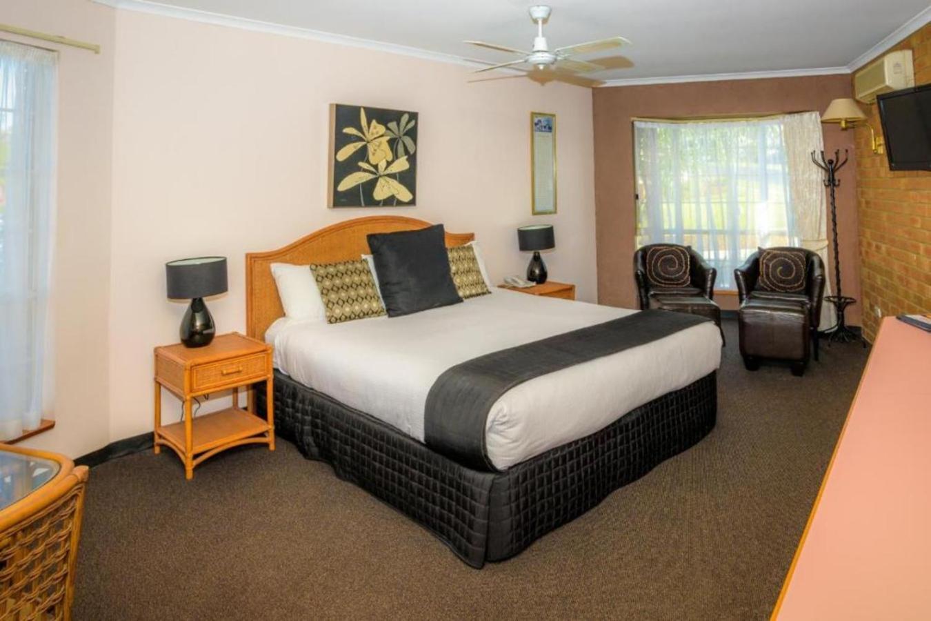 Sapphire Waters Motor Inn Merimbula Exterior photo